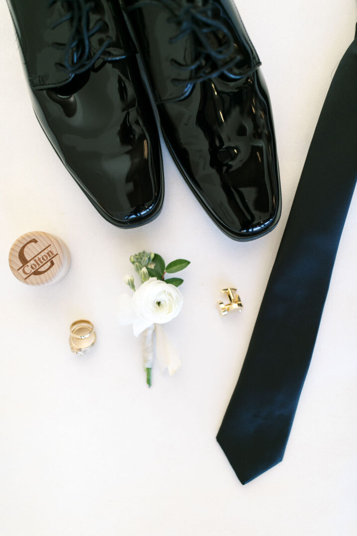groomsmen classic black and white details 