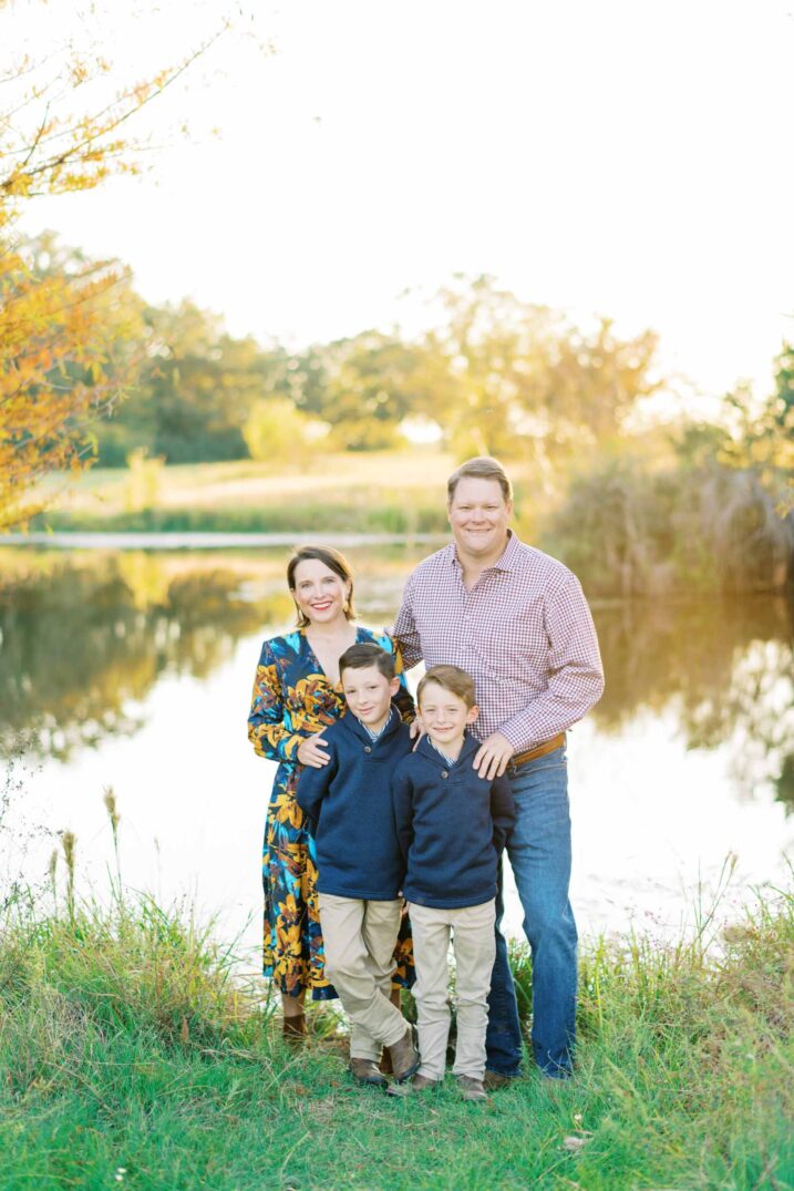 fall leaves family portraits texas sunset with lake background