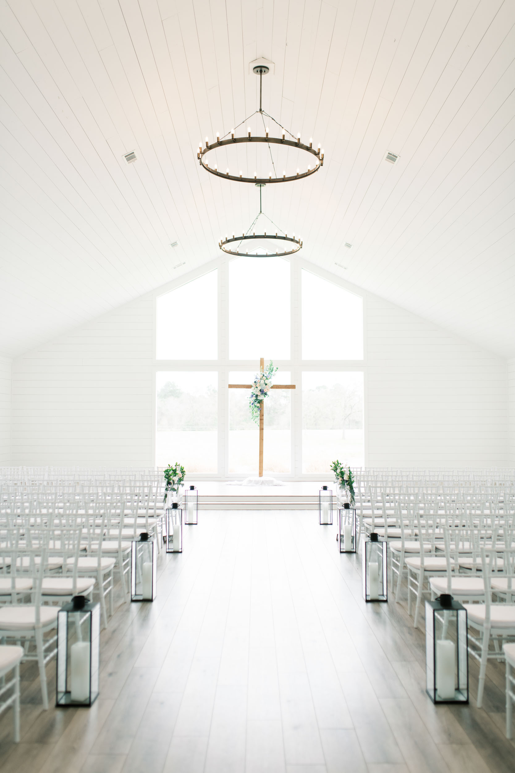 The Farmhouse wedding venue in Montgomery/Houston indoor chapel before the ceremony begins