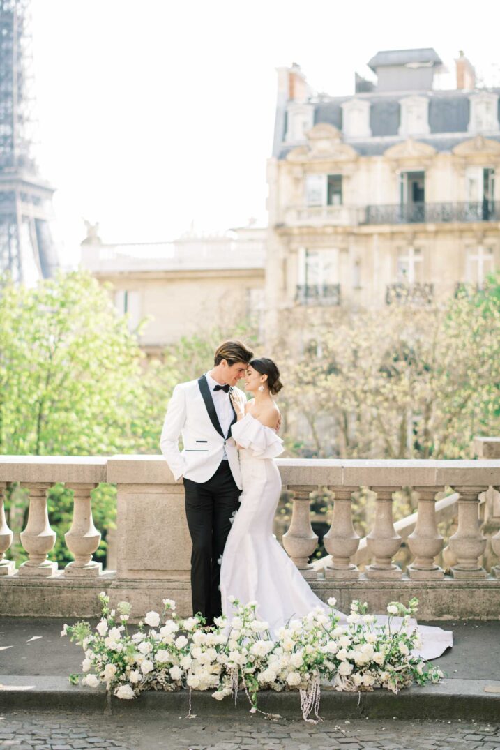 Parisian bride groom Eiffel