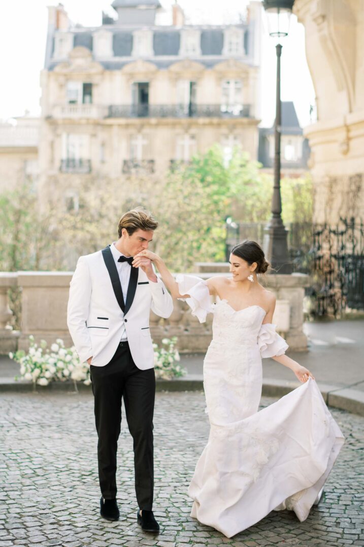 Parisian bride groom Eiffel