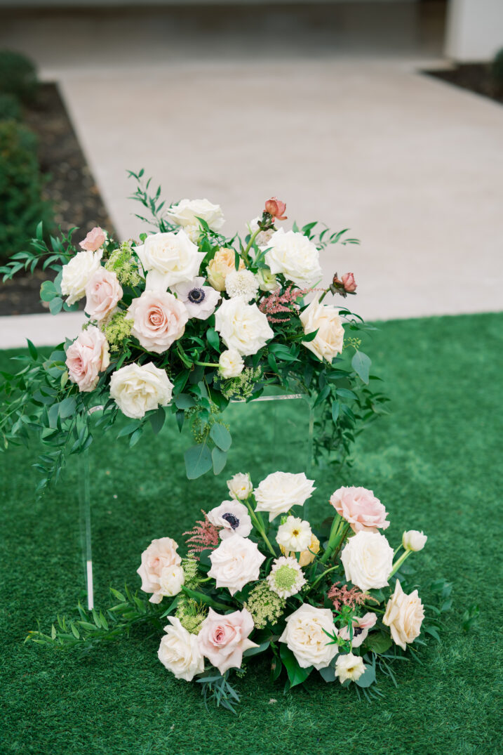 the arlo wedding austin outdoor ceremony flowers