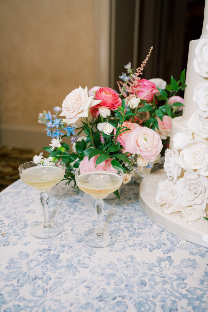 cake table champagne